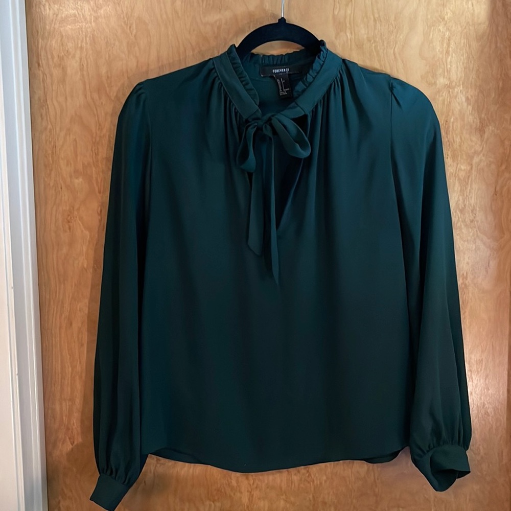 Forever 21 forest green blouse tie neck V semi sheer top work date night hunter